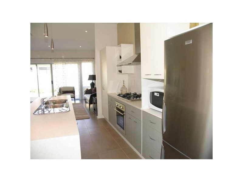 36 Shoalhaven Circuit, Mawson Lakes SA 5095