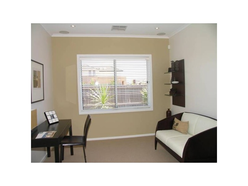 36 Shoalhaven Circuit, Mawson Lakes SA 5095