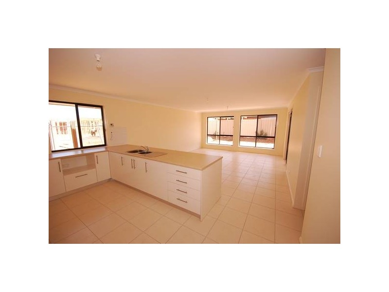 8 Henry Wright Court, Burton SA 5110