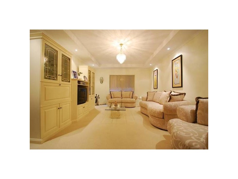 10 Shoalhaven Circuit, Mawson Lakes SA 5095