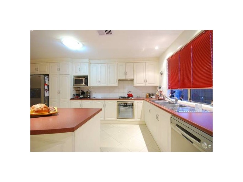 10 Shoalhaven Circuit, Mawson Lakes SA 5095