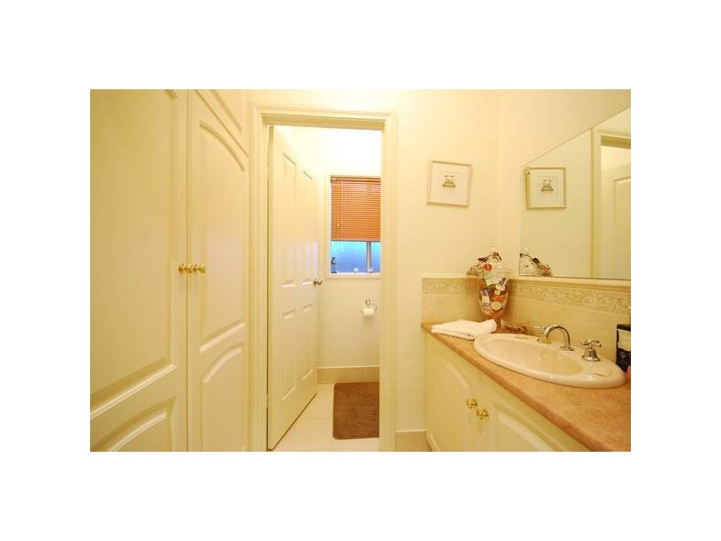 10 Shoalhaven Circuit, Mawson Lakes SA 5095