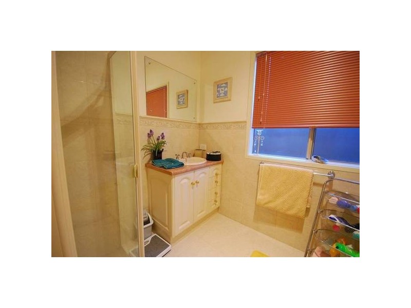 10 Shoalhaven Circuit, Mawson Lakes SA 5095