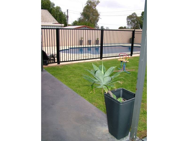 4 Jeff Street, Para Vista SA 5093