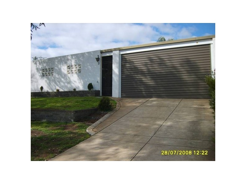 3 Gondola Grove, Para Hills SA 5096