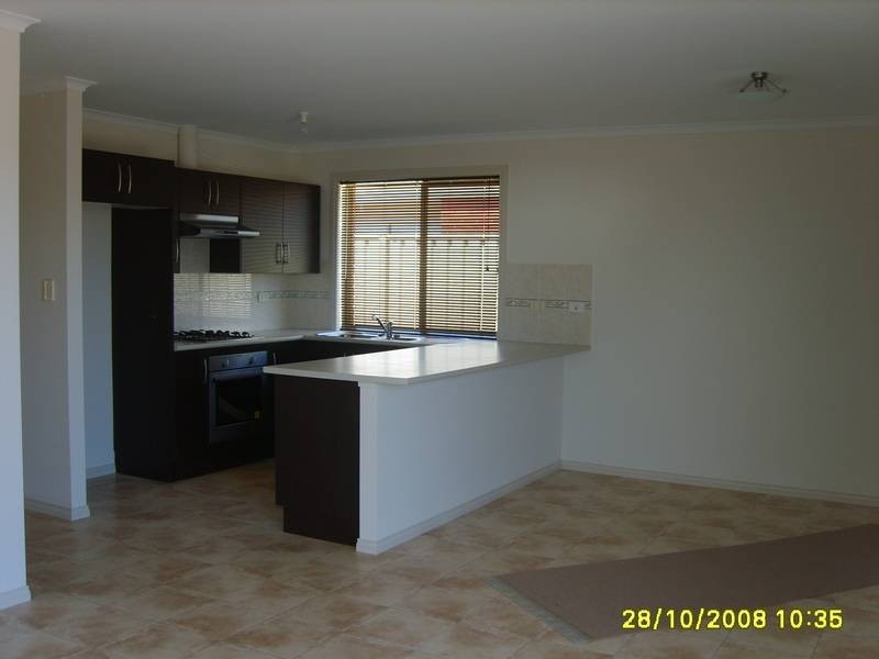 5 Overlander Way, Smithfield SA 5114