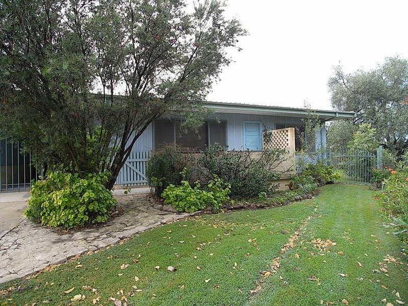 1/8 Midanga Avenue, Muswellbrook NSW 2333