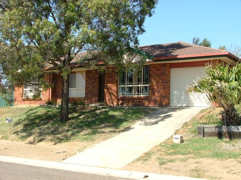 13 Peppermint Road, Muswellbrook NSW 2333