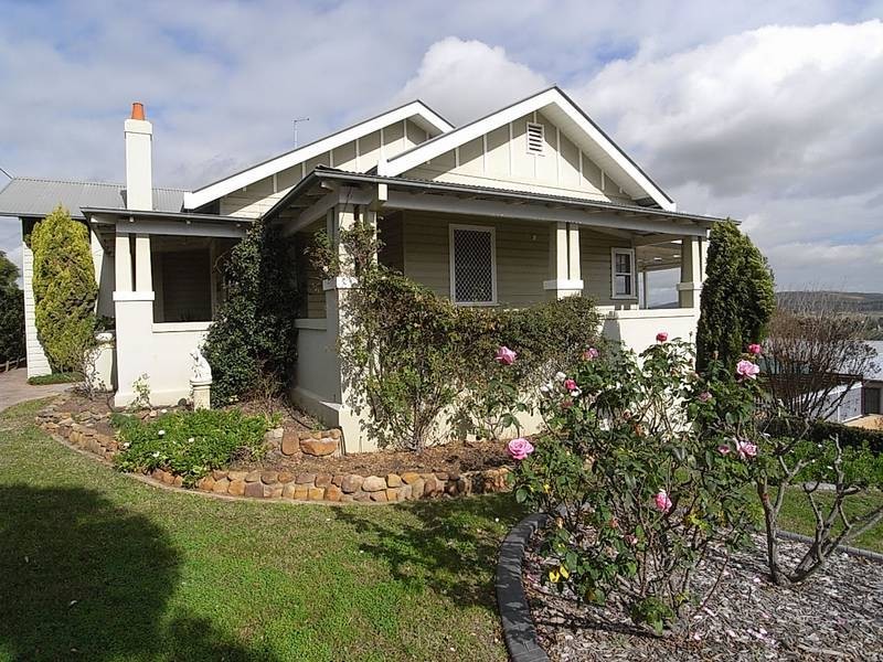 24 Flanders Avenue, Muswellbrook NSW 2333