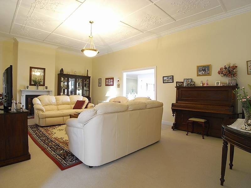 24 Flanders Avenue, Muswellbrook NSW 2333