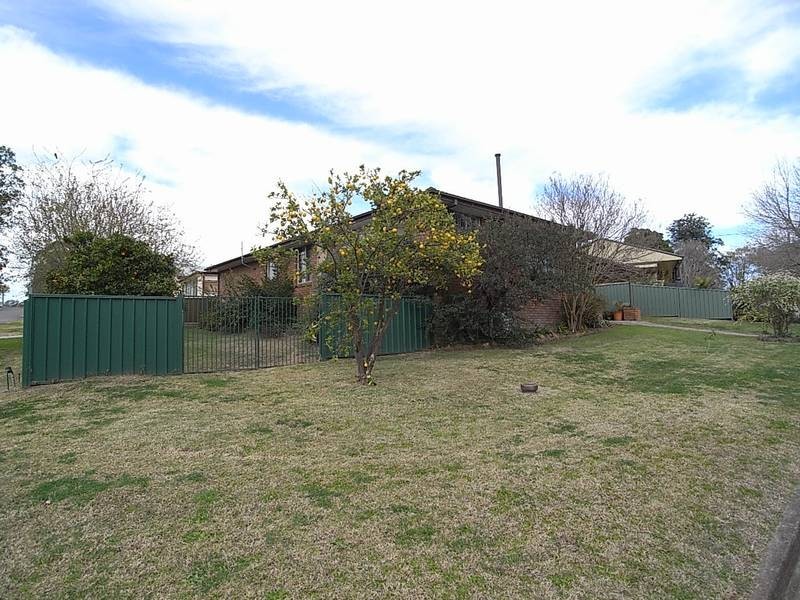 2 Midanga Avenue, Muswellbrook NSW 2333