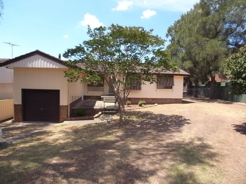 6 St James Crescent, Muswellbrook NSW 2333
