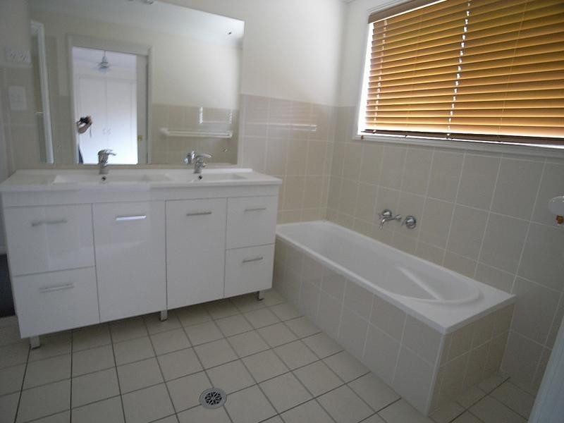 2/166 Queen Street, Muswellbrook NSW 2333