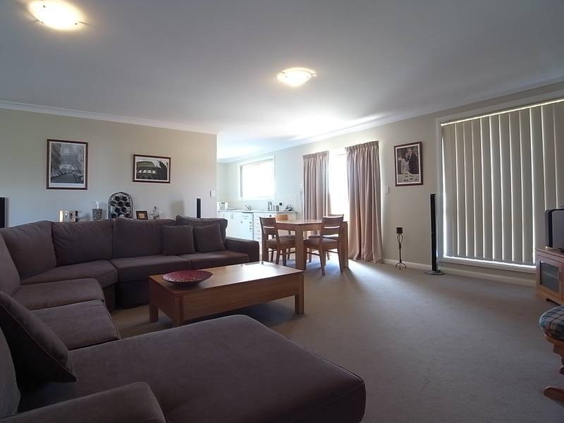 2/4 Silky Oak Close, Muswellbrook NSW 2333