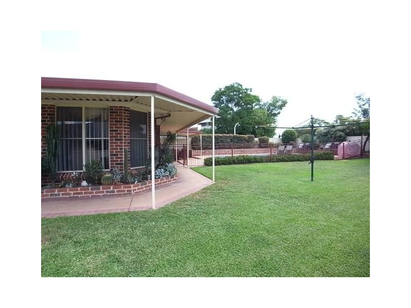 11 Fitzgerald Avenue, Muswellbrook NSW 2333