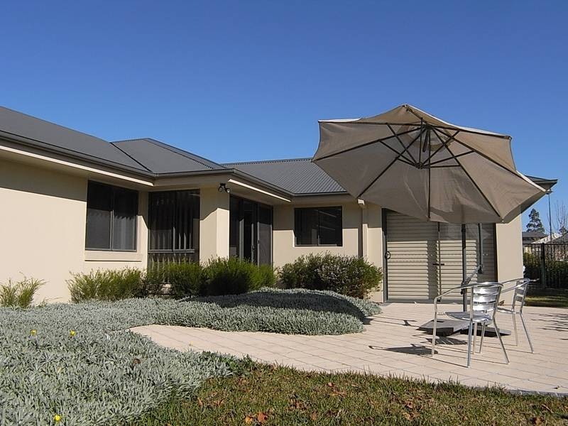 2 Bimbadeen Drive, Muswellbrook NSW 2333