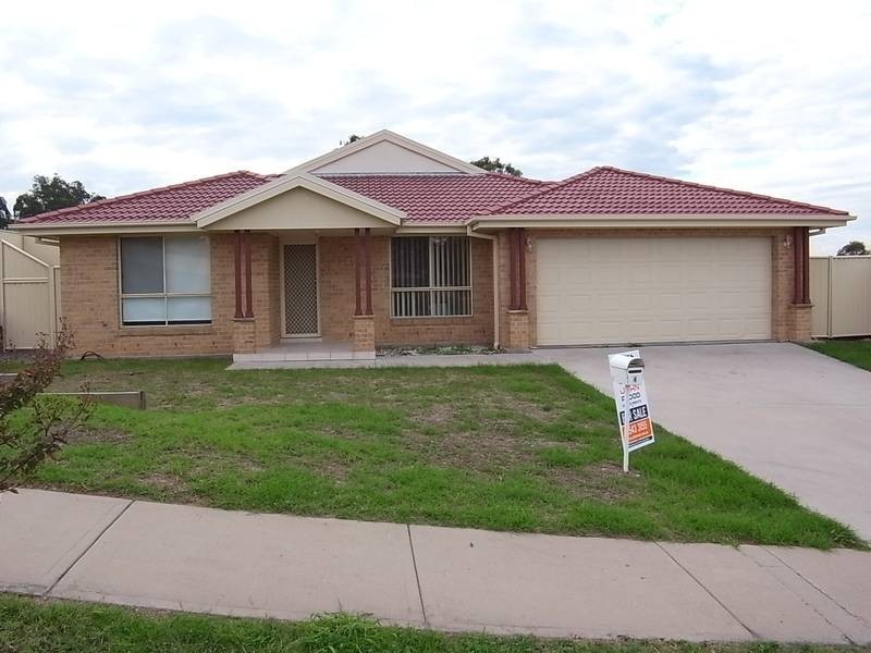 4 Lou Fisher Place, Muswellbrook NSW 2333