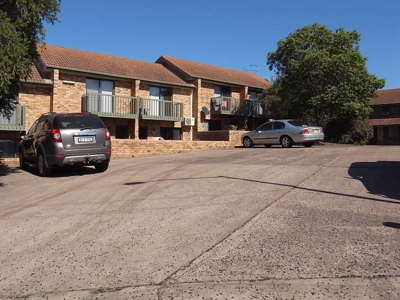 4/12 McClintock Drive, Muswellbrook NSW 2333