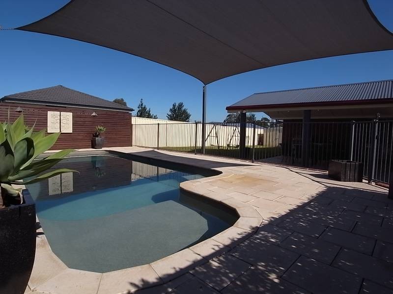 8 Silky Oak Close, Muswellbrook NSW 2333