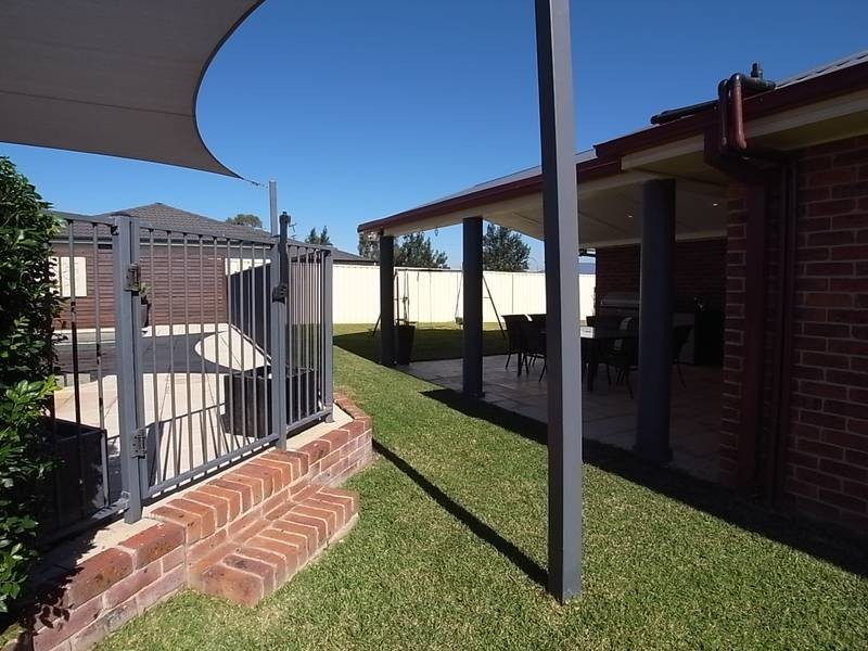 8 Silky Oak Close, Muswellbrook NSW 2333