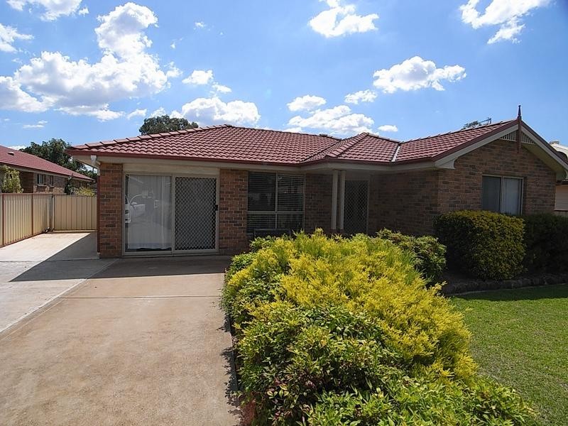 3 Wattle Street, Aberdeen NSW 2336