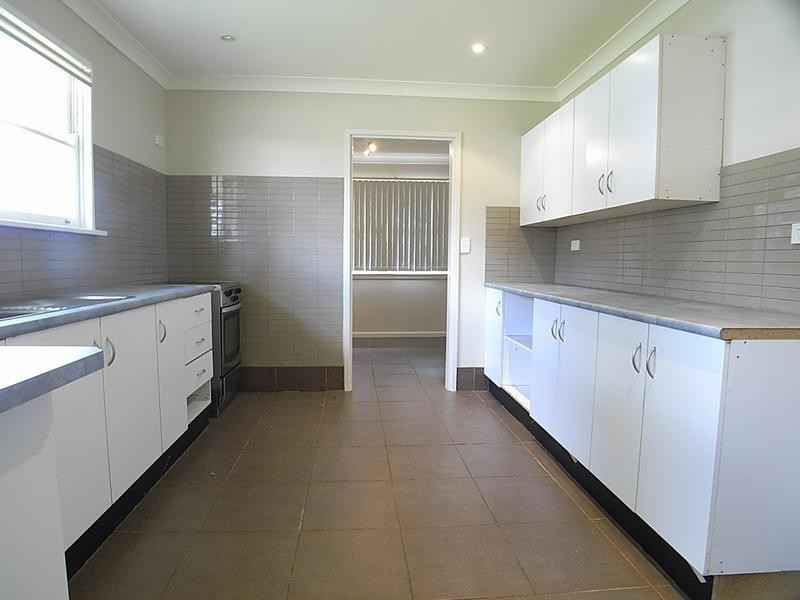 31 Anzac Parade, Muswellbrook NSW 2333