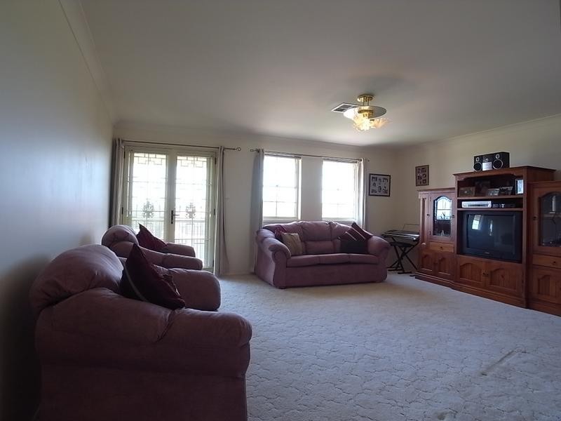 19 Edinglassie Drive, Muswellbrook NSW 2333