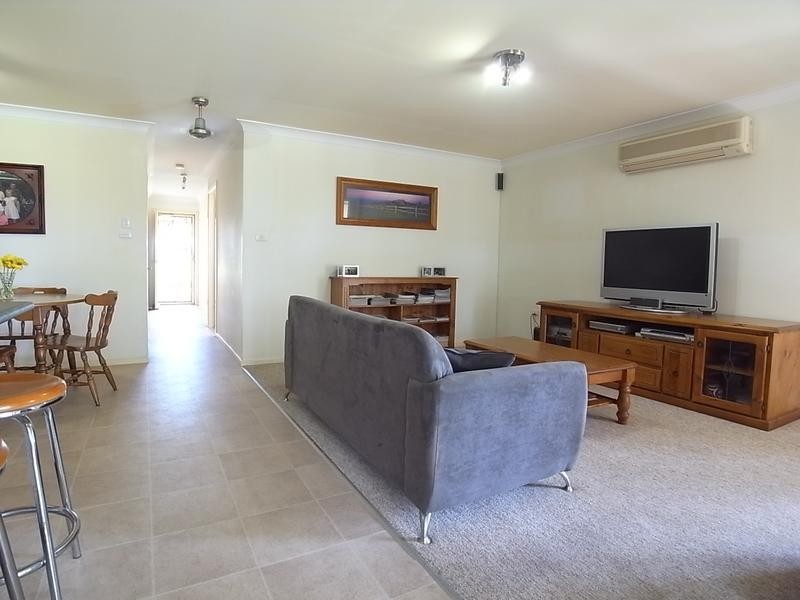 1/6 Hakea Drive, Muswellbrook NSW 2333