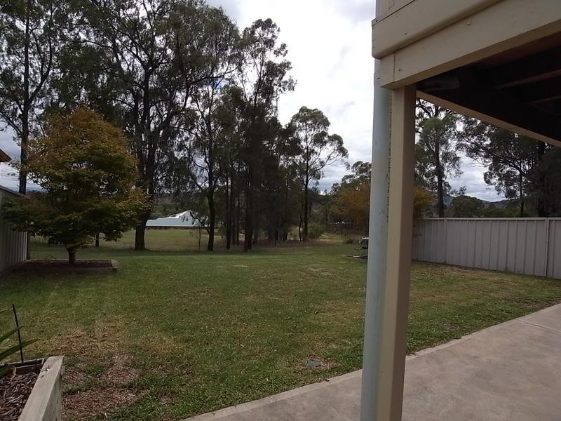 1/6 Hakea Drive, Muswellbrook NSW 2333