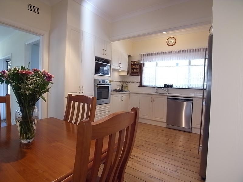11 Roger Street, Muswellbrook NSW 2333