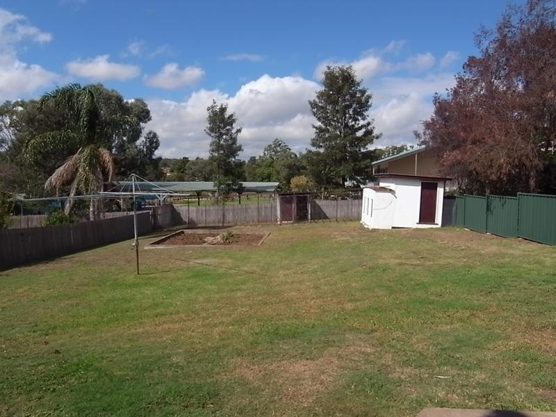 11 Roger Street, Muswellbrook NSW 2333