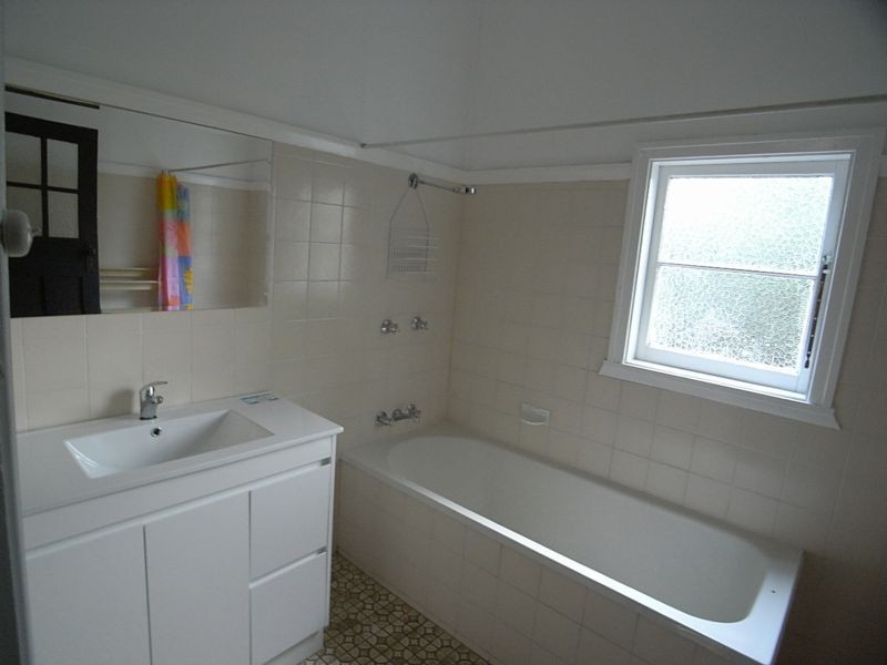 16 hall street, Aberdeen NSW 2336