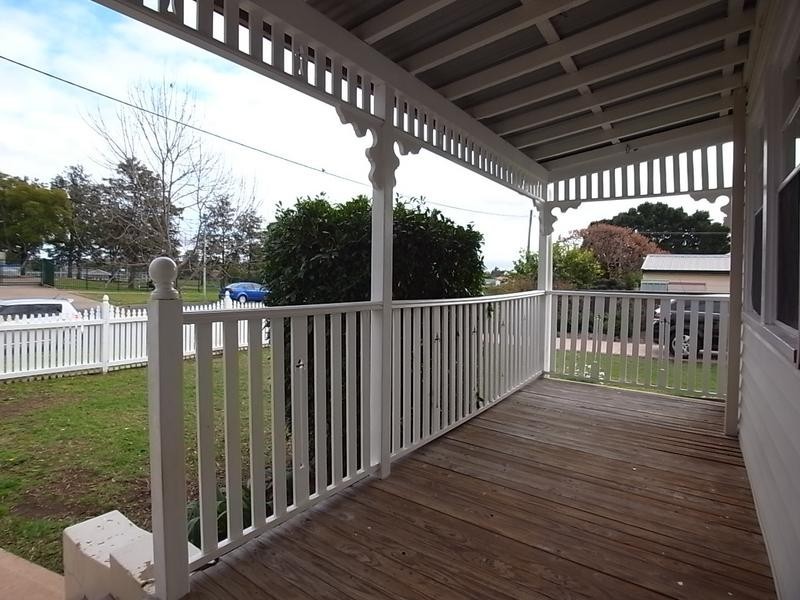 27 Clendinning Street, Muswellbrook NSW 2333
