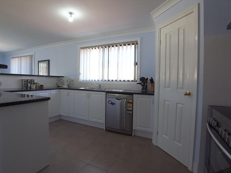 10 Alexander Close, Aberdeen NSW 2336