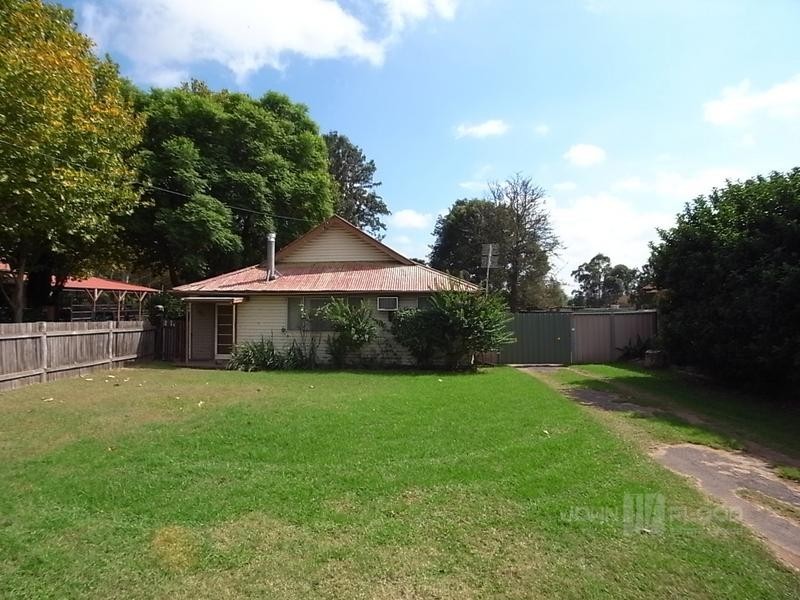 16 Aberdeen Street, Muswellbrook NSW 2333
