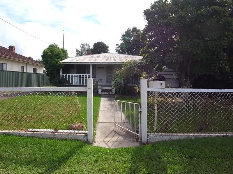 13 Hall Street, Aberdeen NSW 2336