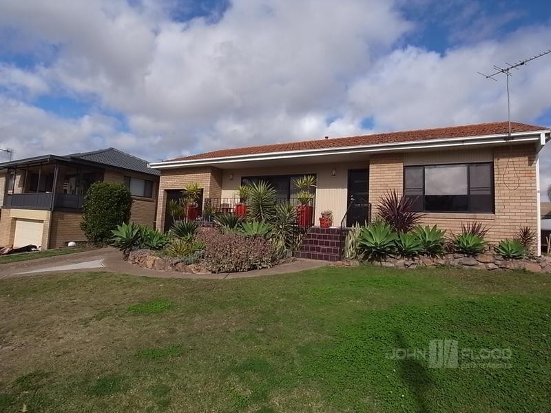 6 Bronte Crescent, Muswellbrook NSW 2333