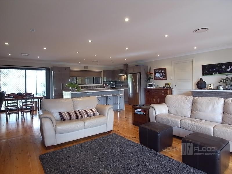 6 Bronte Crescent, Muswellbrook NSW 2333