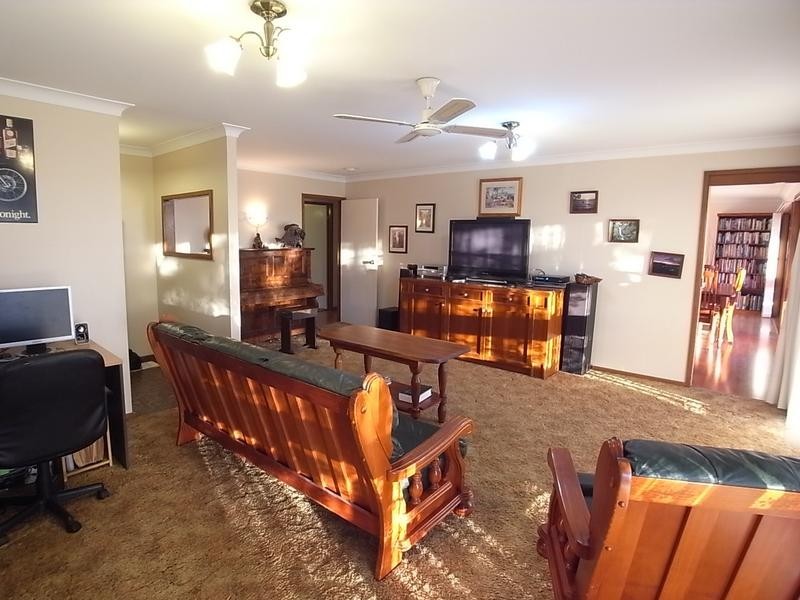 10 Campbell Street, Aberdeen NSW 2336
