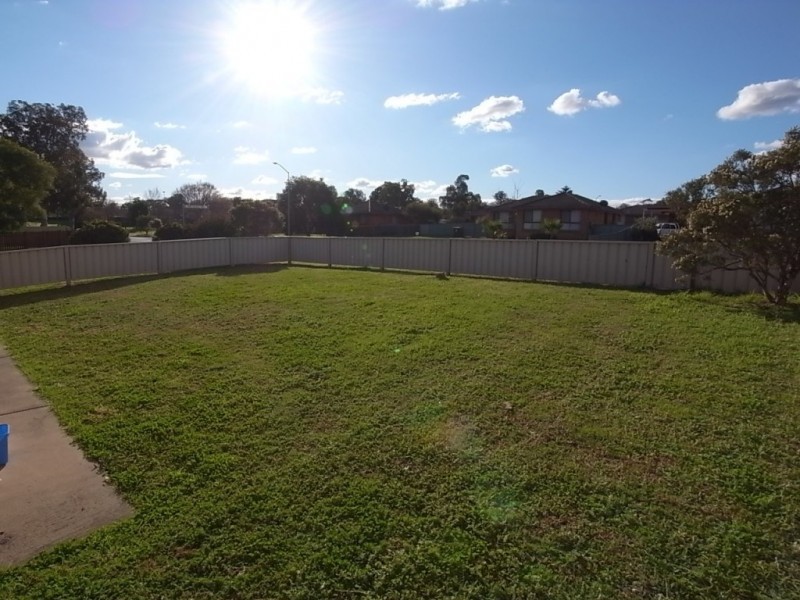 1/22 Honeysuckle Crescent, Scone NSW 2337