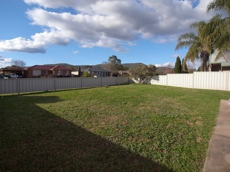 1/22 Honeysuckle Crescent, Scone NSW 2337