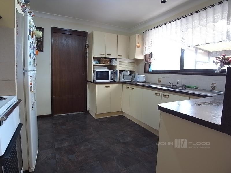 6 Shannon Close, Aberdeen NSW 2336