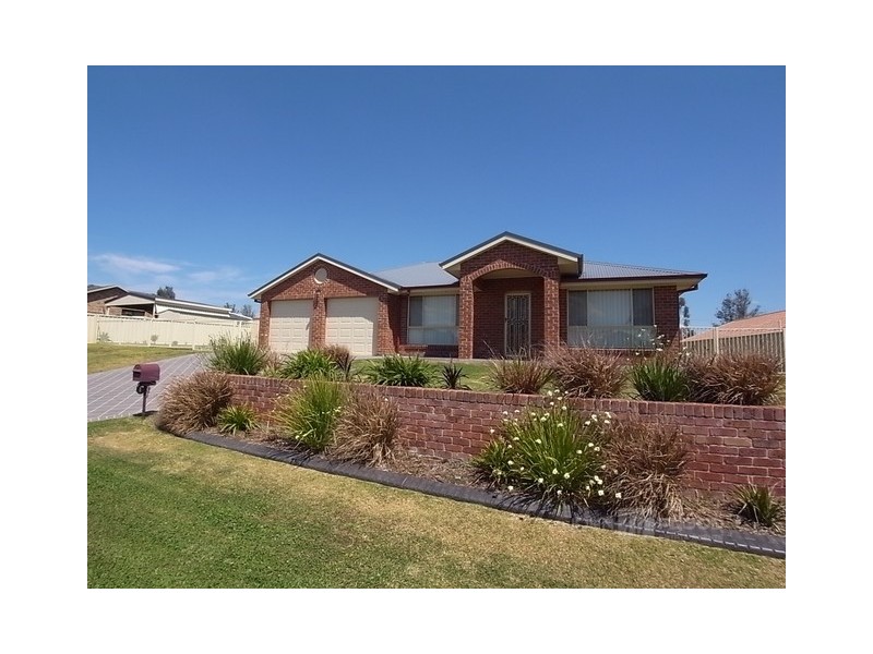 8 Silky Oak Close, Muswellbrook NSW 2333