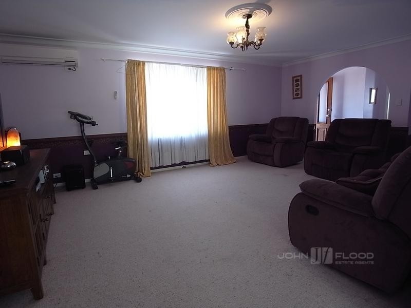 11 Peppermint Road, Muswellbrook NSW 2333