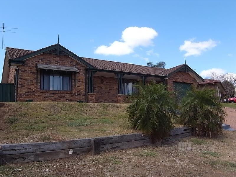 11 Peppermint Road, Muswellbrook NSW 2333