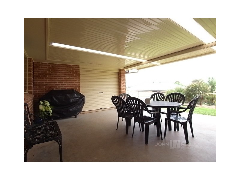 11 Alexander Close, Aberdeen NSW 2336