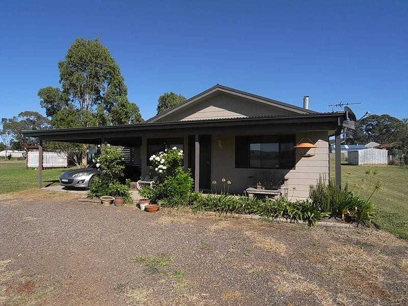 16 Hunter Street, Denman NSW 2328