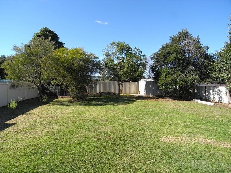 10 Wattle Street, Aberdeen NSW 2336