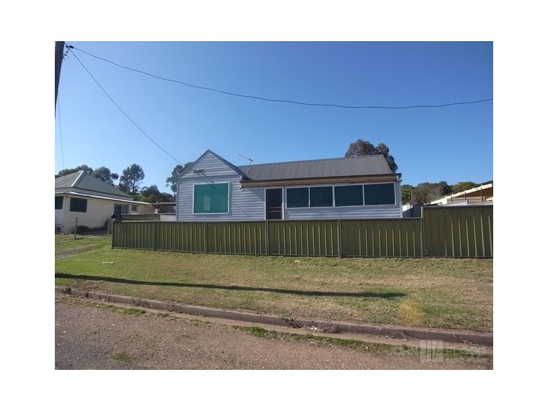16 Mount Street, Aberdeen NSW 2336