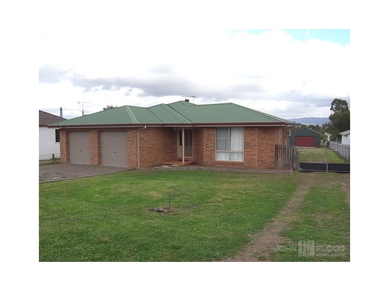35 Mount Street, Aberdeen NSW 2336